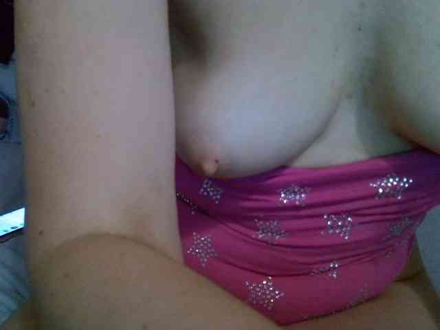 Gella-Rose webcam