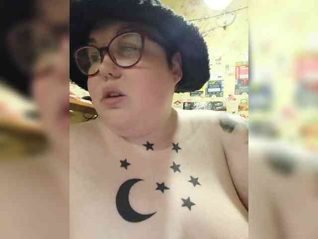 Shaved white, Shaved mature, Group chat for 20 39 tokens, Full privates for..., Blowjob Facebook Live 4