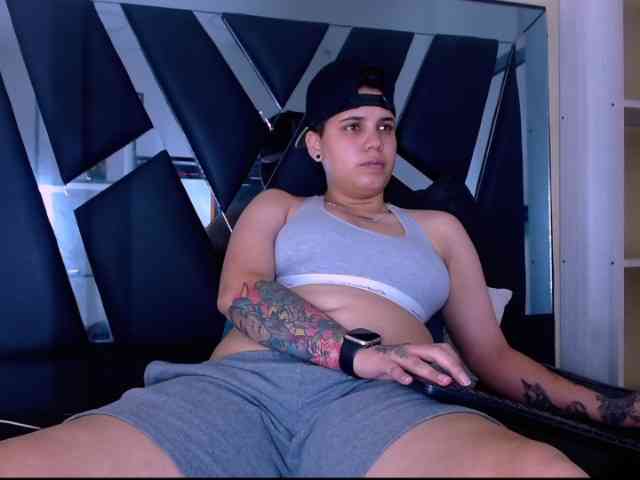 free camsex CarlaSexy