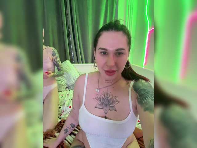 HoneyVenoom live cam