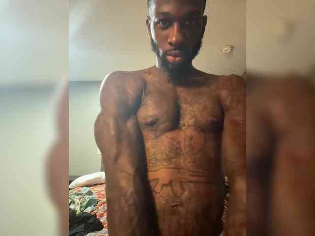 JohnyLong Live Webcam on BongaCams