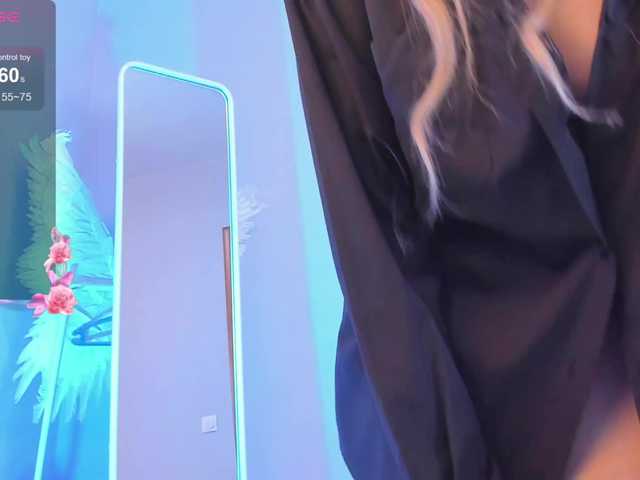 Discover AmyHoneey from BongaCams