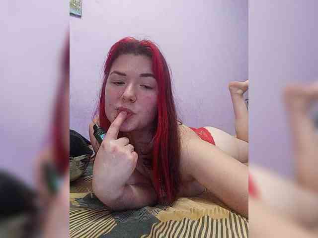 Horny-Lina webcam