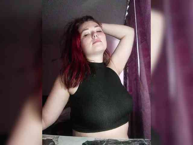 Horny-Lina webcam