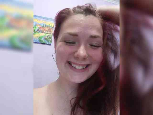 Horny-Lina webcam