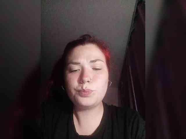 Horny-Lina webcam