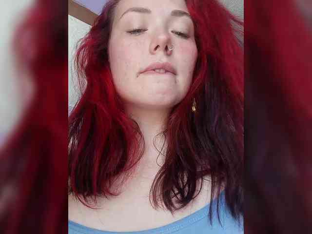 Horny-Lina webcam