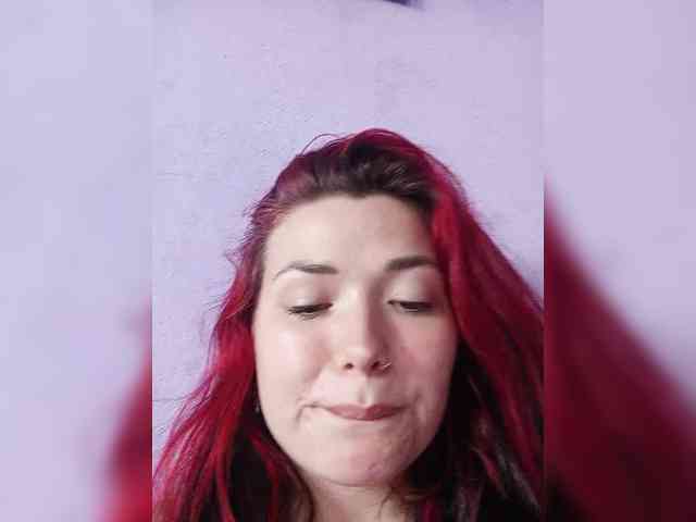 Horny-Lina webcam