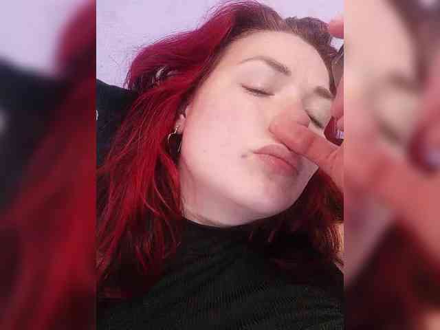 Horny-Lina webcam