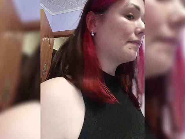 Horny-Lina webcam