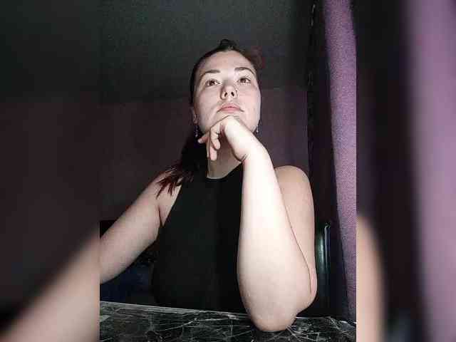 Horny-Lina webcam