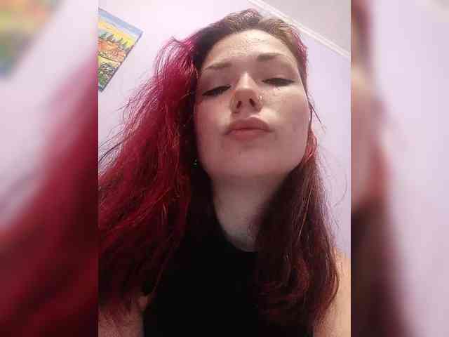 Horny-Lina webcam