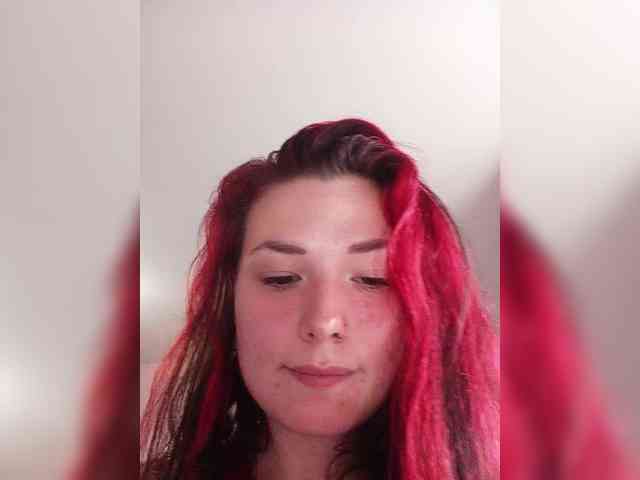 Horny-Lina webcam
