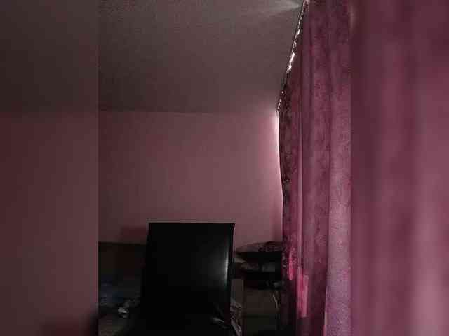 Horny-Lina webcam