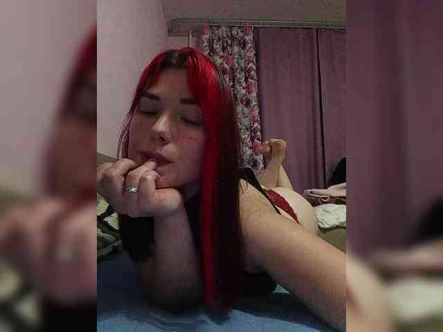 Horny-Lina webcam
