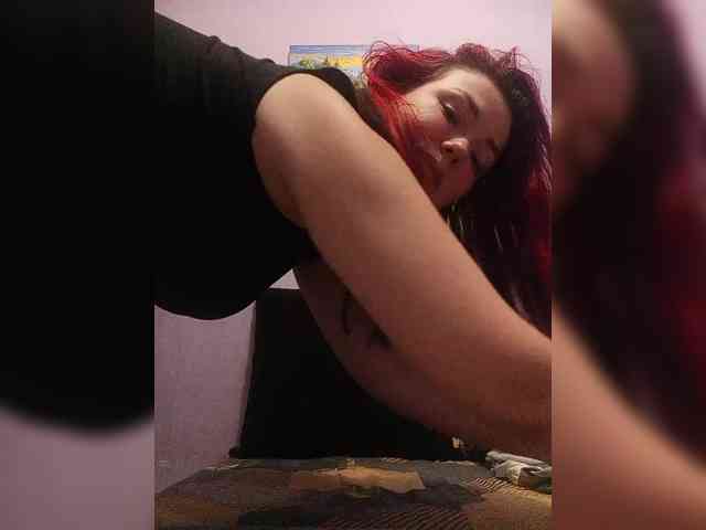 Horny-Lina webcam