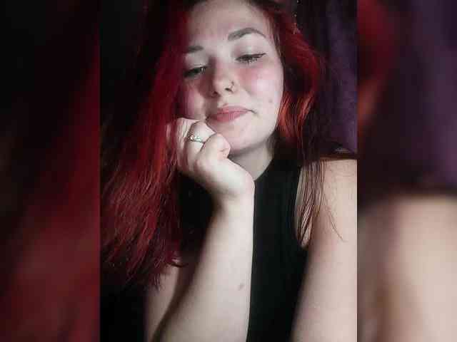 Horny-Lina webcam