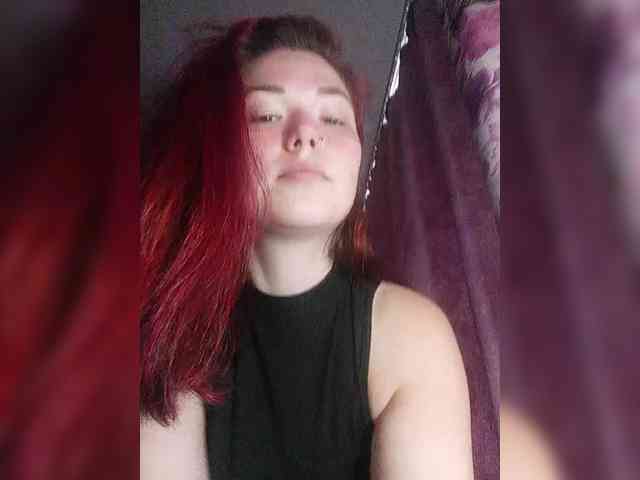 Horny-Lina webcam
