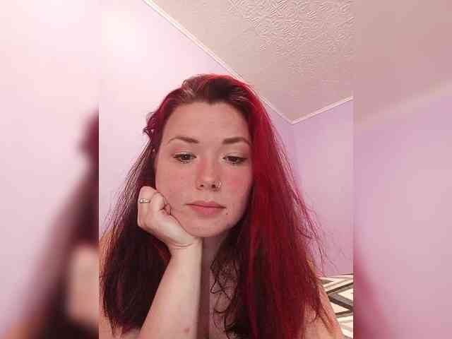 Horny-Lina webcam