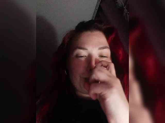 Horny-Lina webcam