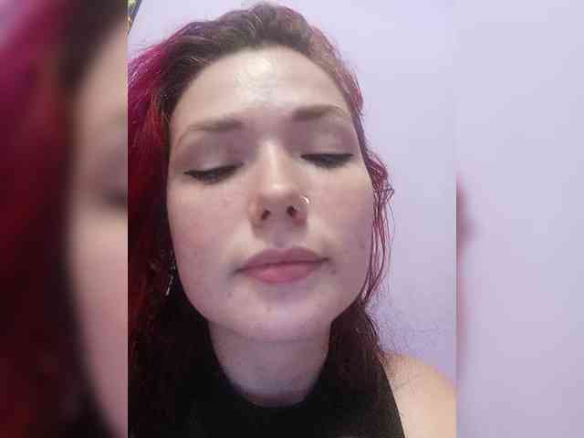 Horny-Lina webcam