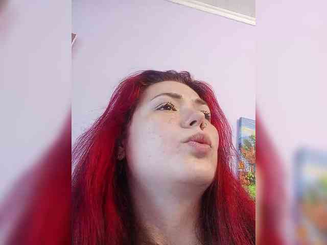 Horny-Lina webcam