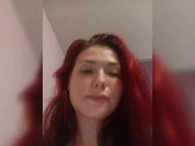 Horny-Lina webcam