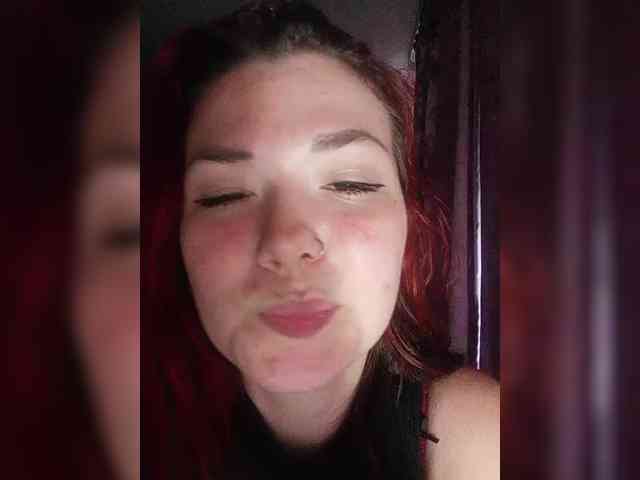 Horny-Lina webcam