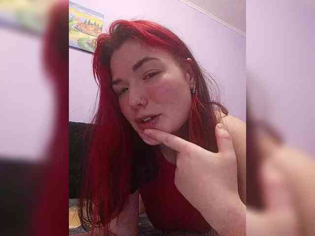 Horny-Lina webcam