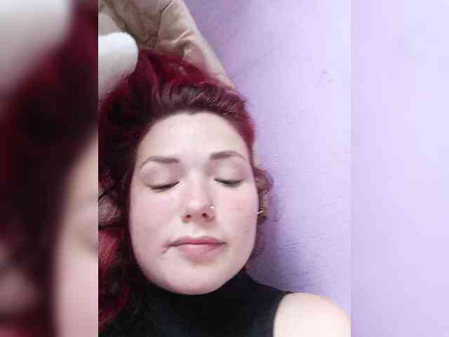 Horny-Lina webcam
