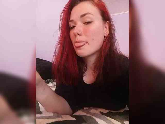 Horny-Lina webcam