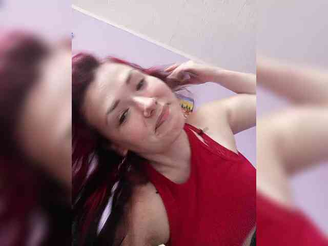 Horny-Lina webcam