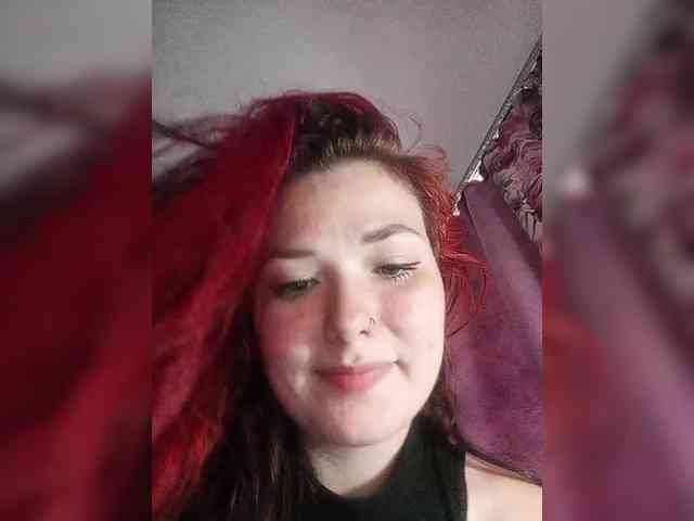 Horny-Lina webcam