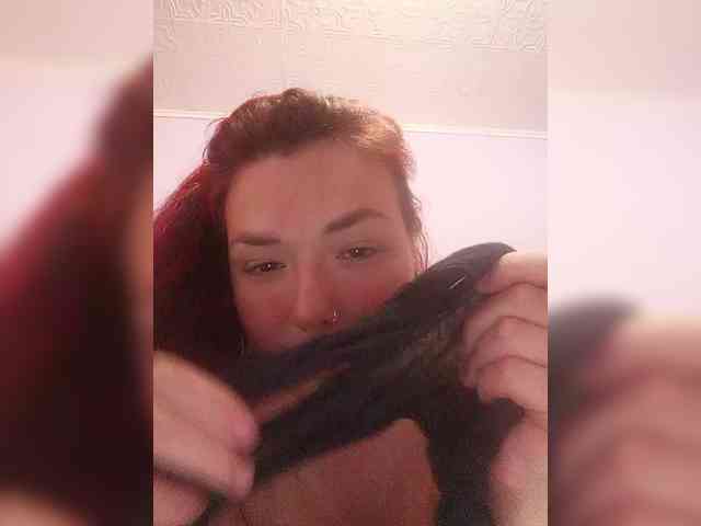 Horny-Lina webcam