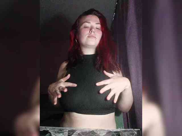 Horny-Lina webcam