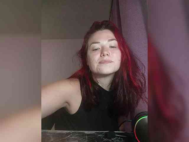 Horny-Lina webcam