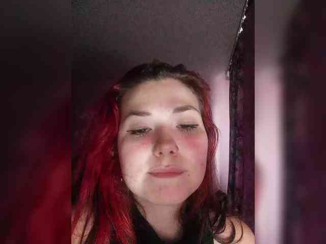 Horny-Lina webcam