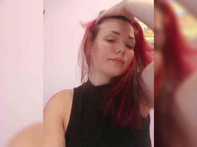 Horny-Lina webcam