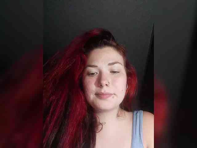 Horny-Lina webcam