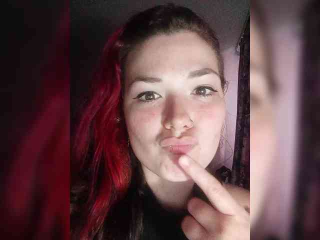 Horny-Lina webcam