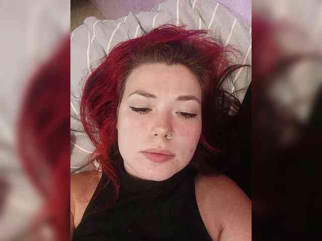 Horny-Lina webcam
