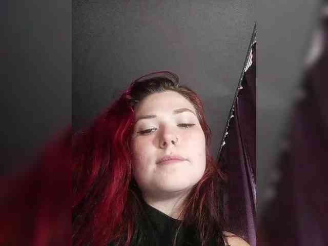 Horny-Lina webcam