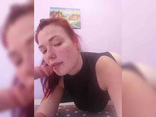 Horny-Lina webcam
