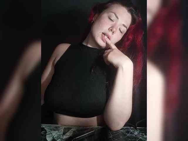 Horny-Lina webcam