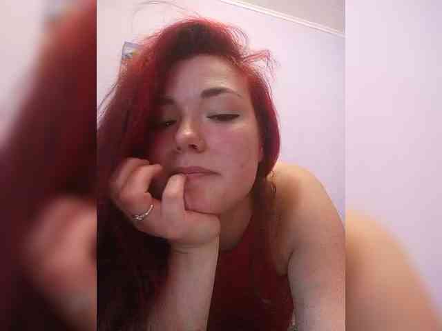 Horny-Lina webcam