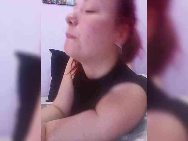 Horny-Lina webcam