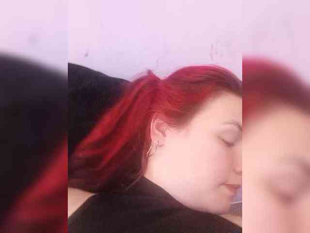 Horny-Lina webcam