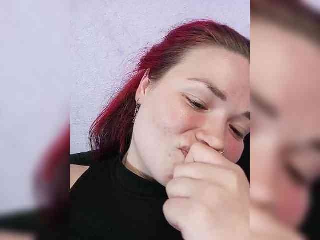 Horny-Lina webcam