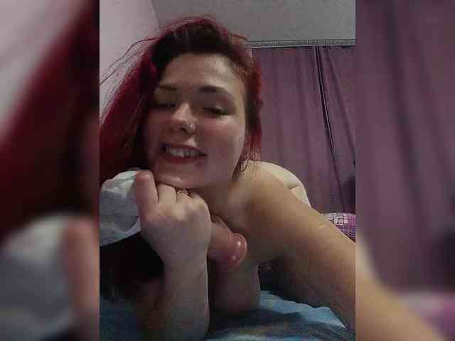 Horny-Lina webcam