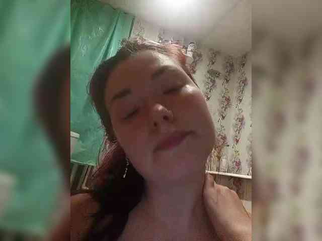 Horny-Lina webcam